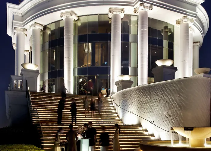 Lebua At State Tower 5*
